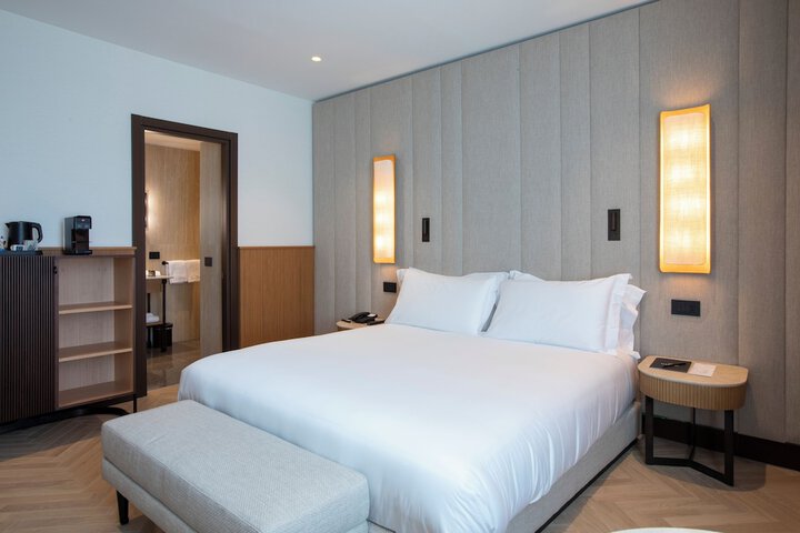 Room 13 of 47