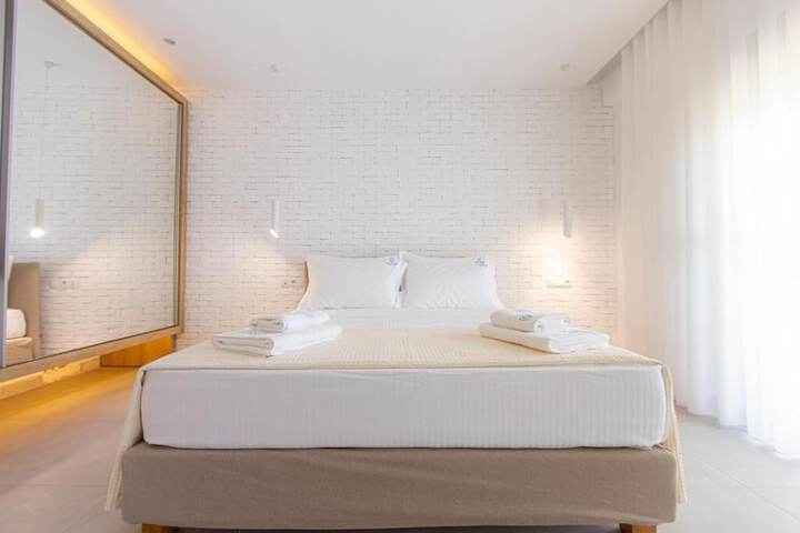 Room 2 of 19