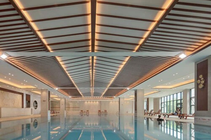 Hotel with Pool