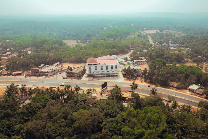 Shambhavi Hotel & Convention Centre