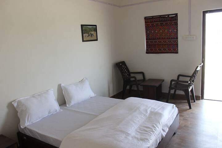 Room 9 of 19