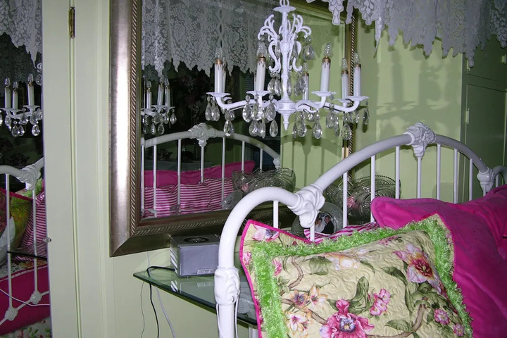 Room 4 of 24