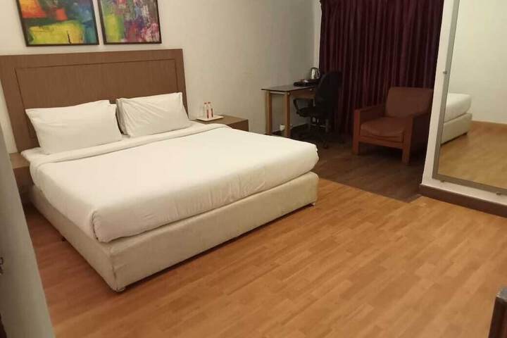 Room 7 of 10