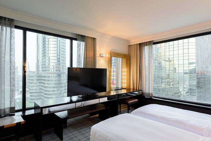 Room 27 of 151