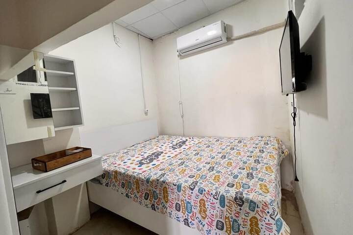 Room 8 of 14