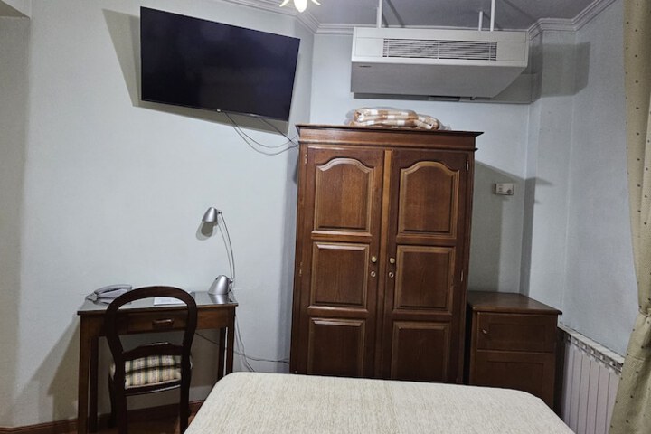 Room 5 of 22