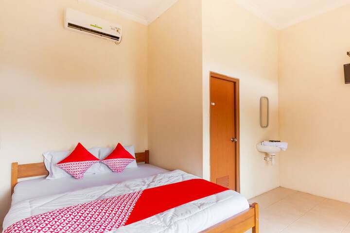 Room 11 of 32