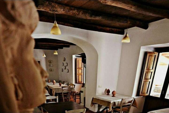 Dining 14 of 41