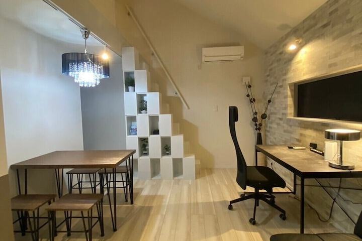 Room 20 of 143