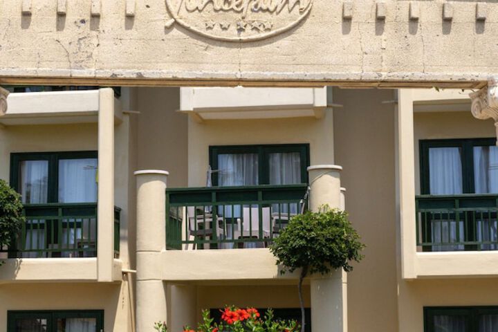 Hotel 393 of 552