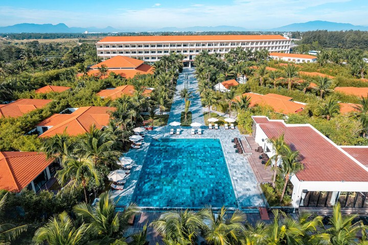Exterior of Grandvrio Ocean Resort Danang
