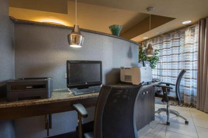 Business Center 20 of 39