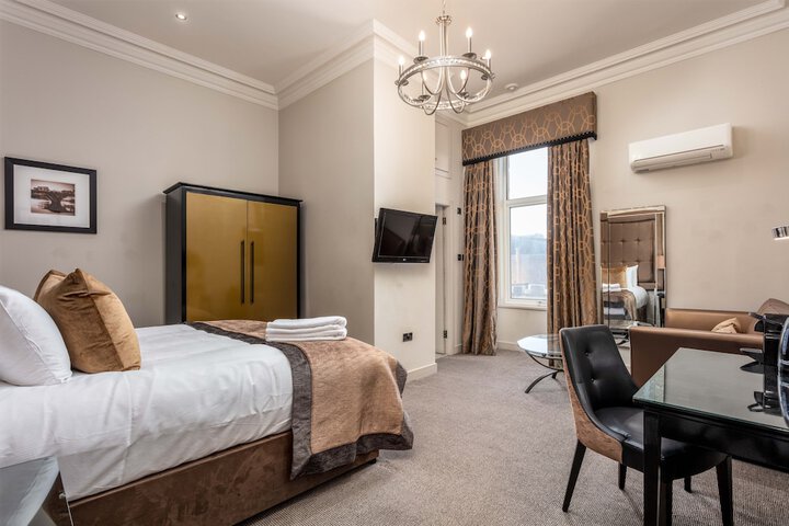 Room 5 of 54