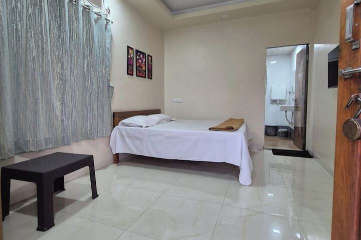 Room 2 of 11