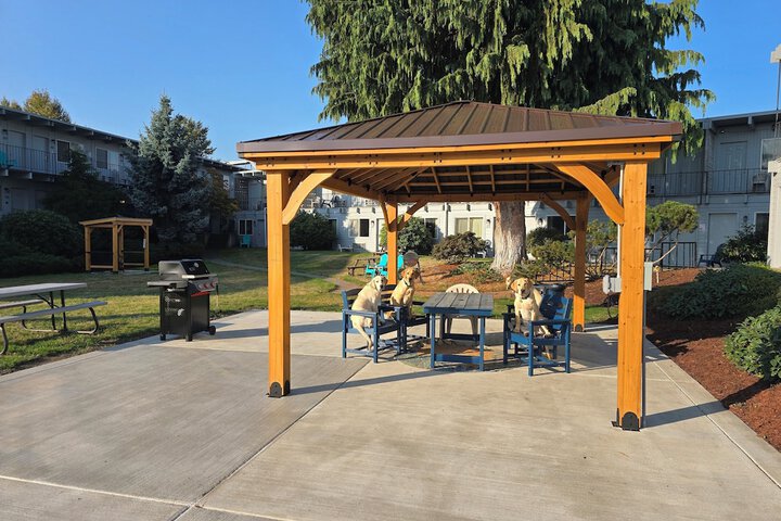 Pet Friendly 101 of 145