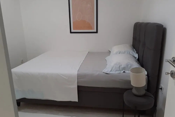 Room 5 of 24