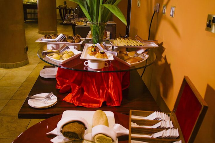 Breakfast/Coffee Service 29 of 96