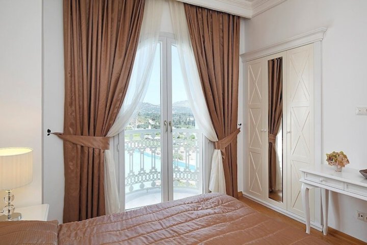 Room 10 of 273