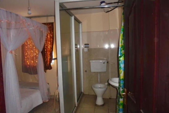 Room 13 of 21