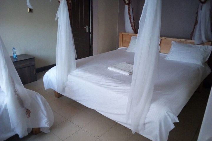 Room 5 of 21