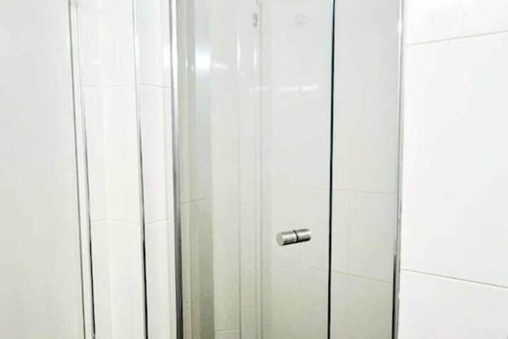 Room 28 of 39