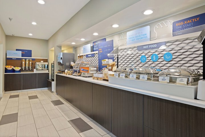 Breakfast/Coffee Service 102 of 123