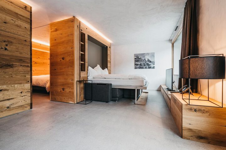 Room 32 of 128