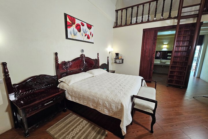 Room 8 of 28