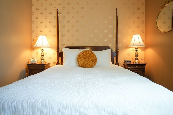 Room 5 of 62