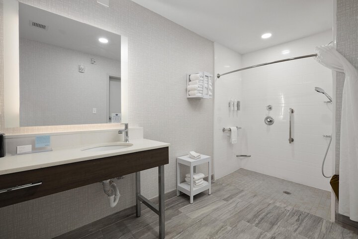 Bathroom shower