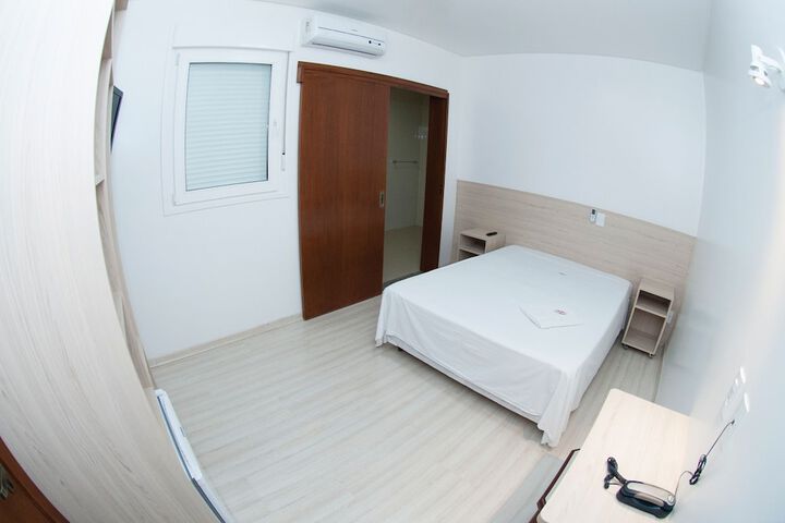 Room 15 of 38