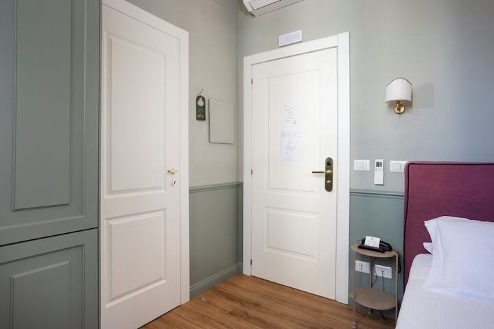 Room 35 of 59