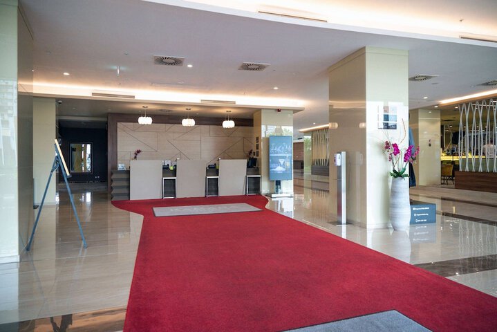 Guest Lobby