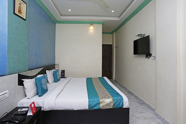 Room 10 of 14