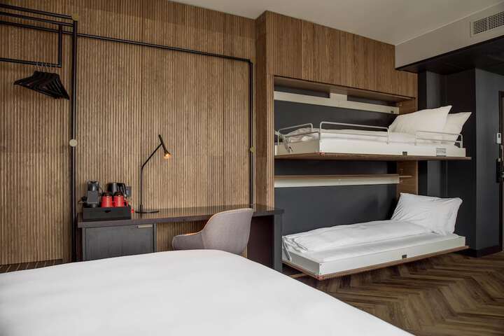 Room 21 of 50
