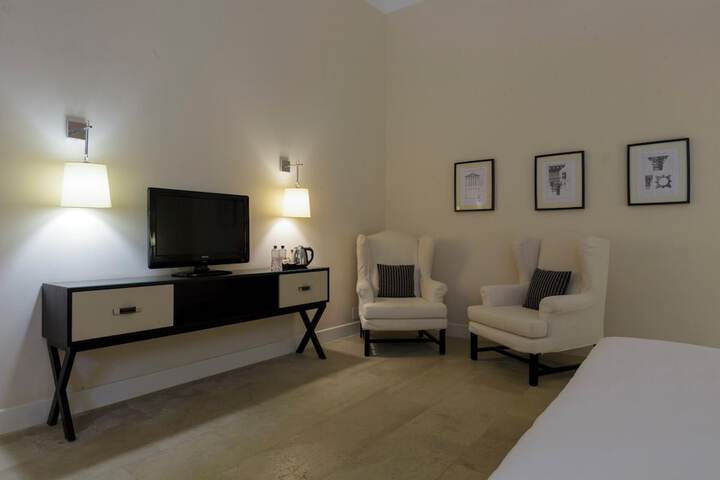 Room 8 of 41
