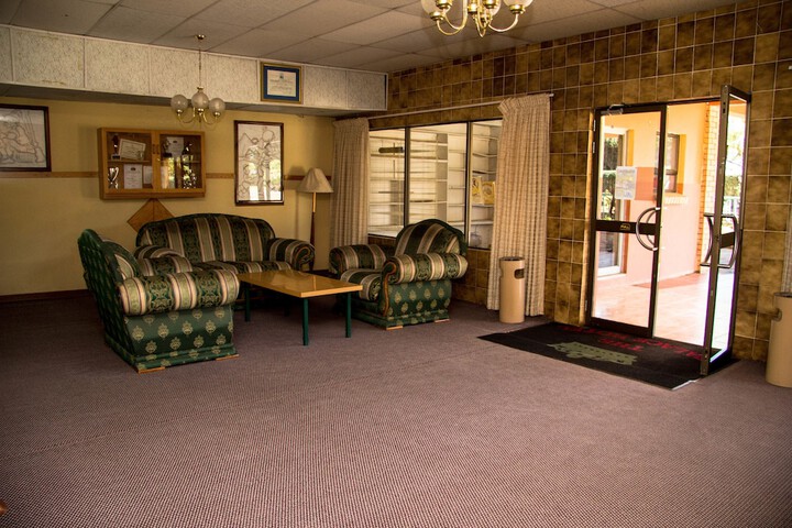 Entrance & Lobby