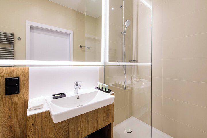 Clean Restrooms