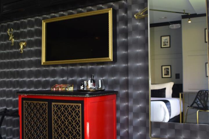 Room 42 of 99