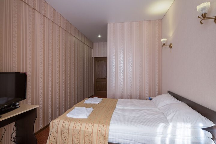 Room 3 of 53