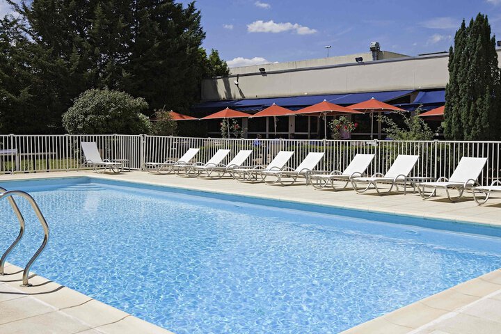 Hotel Pool