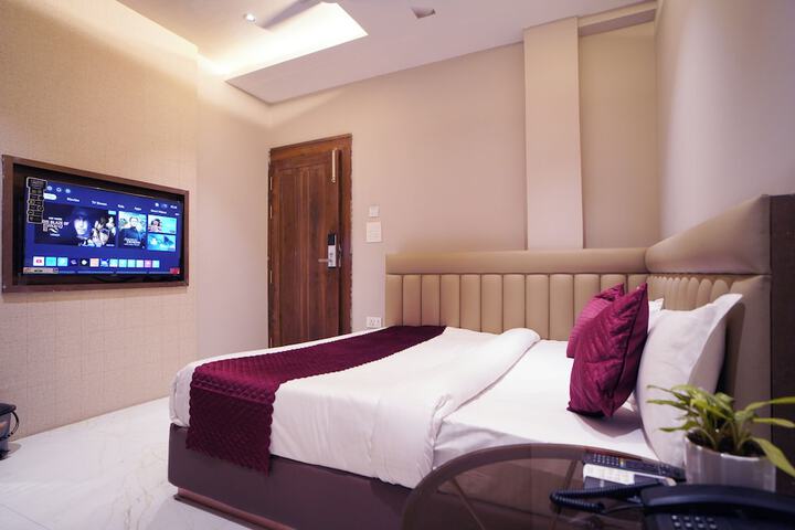 Room 5 of 30