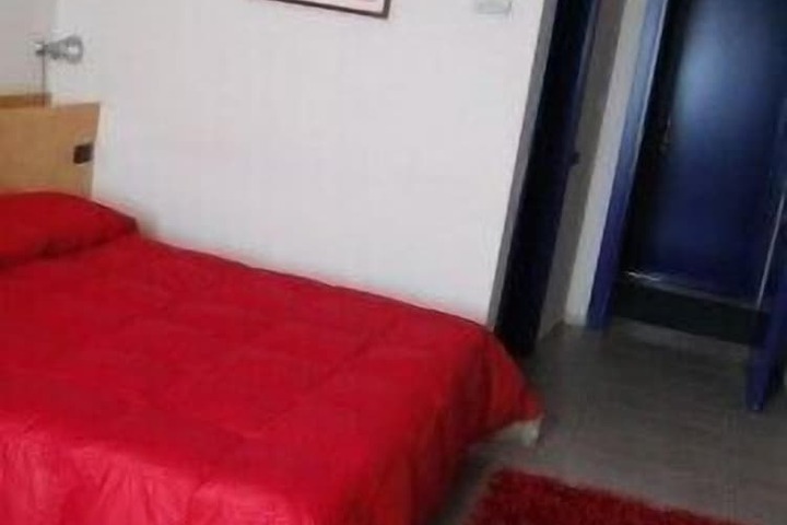 Room 17 of 36