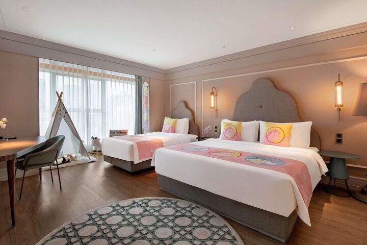 Room 34 of 87