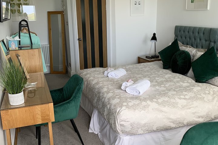 Room 8 of 74