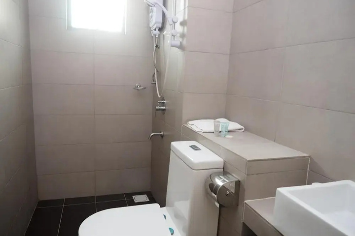 Room 8 of 26