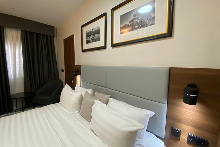 Room 13 of 29