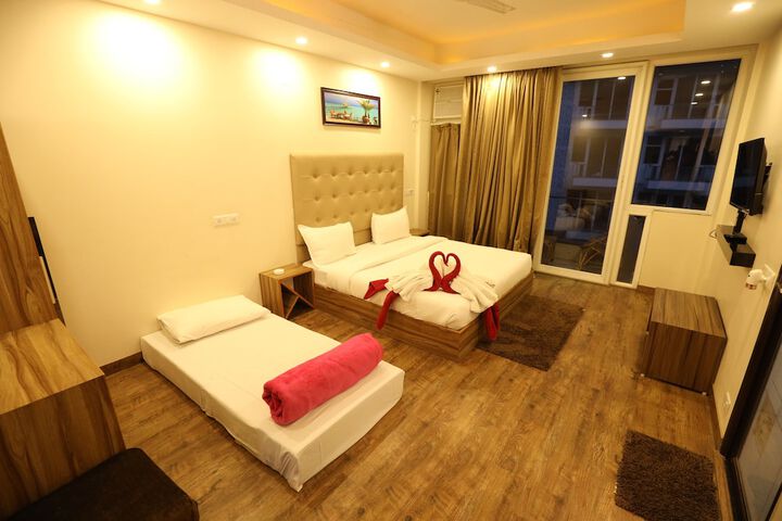 Room 6 of 23