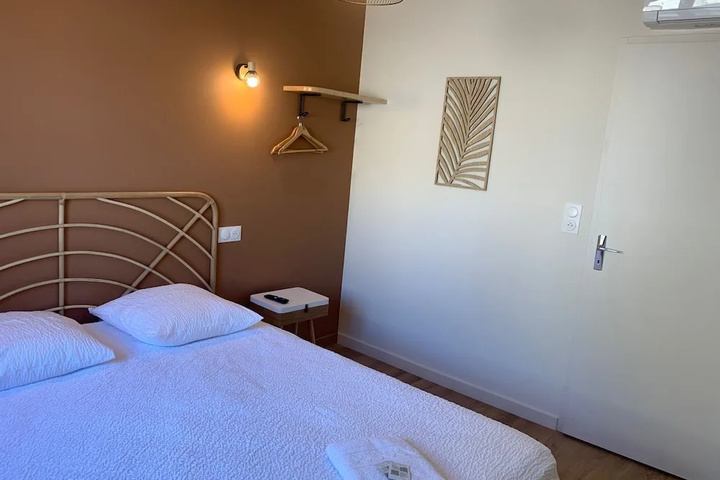 Room 3 of 18