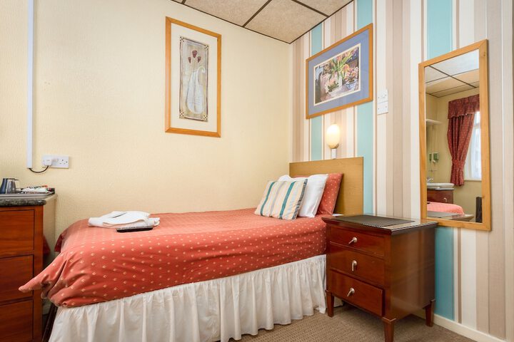 Room 21 of 61